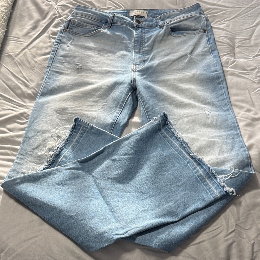 Light Blue Distressed Woamns Jeans